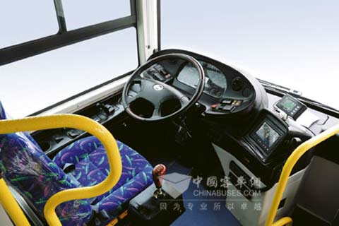 申龙SLK6105UF63公交车