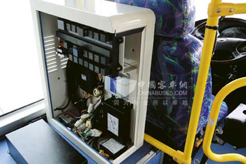 申龙SLK6105UF63公交车