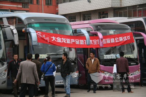 “赢运中国”车队开进天嘉集团