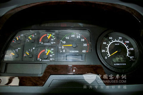 试驾苏州金龙KLQ6116TE3