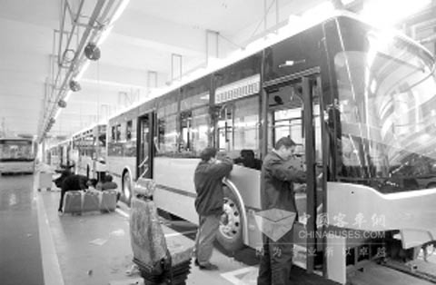 天津北辰客车装配厂自主研发新型公交车即将下线