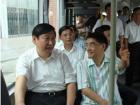 习近平任上海市委书记时试乘 习近平任上海市委书记时试乘