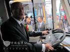 田力普局长亲自试驾恒通纯电动客车 田力普局长亲自试驾恒通纯电动客车