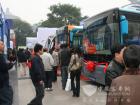 广大市民参观恒通新能源客车 广大市民参观恒通新能源客车