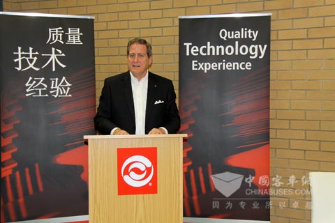 艾里逊总裁Lawrence_Dewey来到试驾现场