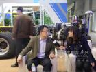 黄海客车品牌传播处处长林崇富接受媒体采访
