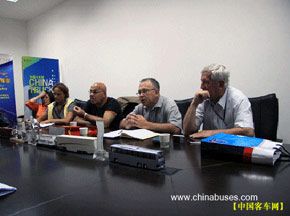 波黑客商应邀访问中国客车业