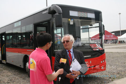 记者采访Pierre Pauwels