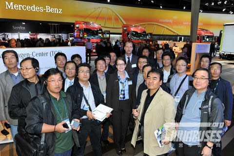 韩国代表团：全北汽车研究院在戴姆勒客车展台