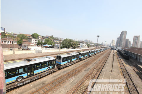 青年客车195台电车搭载专列出口哈萨克斯坦