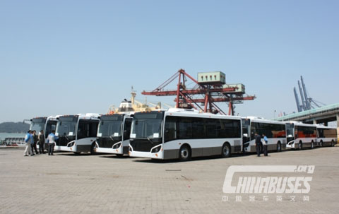   批量亚星城市客车，整装待发