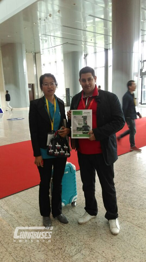《2015中国客车海外市场采购指南》受海外参观者热捧