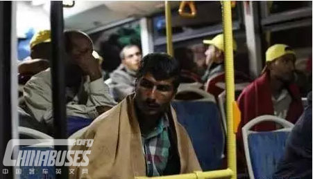 愿世界和平，现世安好 ——金龙客车担当欧洲难民护送工作