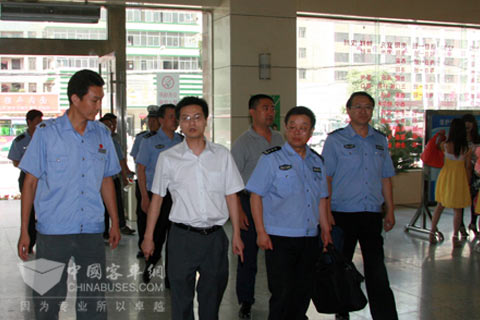 公安部督导组来到兰州长途客车站