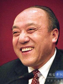 全国人大代表、万向集团公司董事局主席鲁冠球