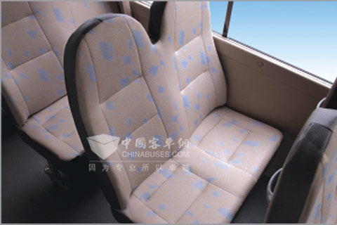 金龙客车XMQ6706NE3