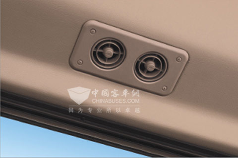 金龙客车XMQ6706NE3