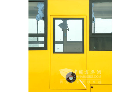 上饶校车SR6886XH