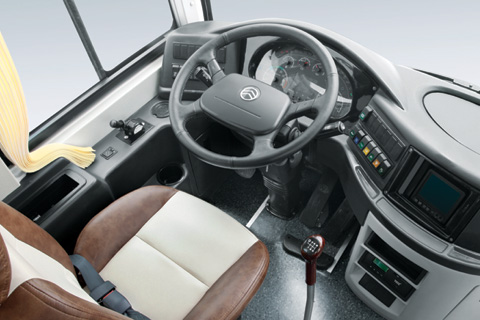 金旅雪豹系列大型天然气客车