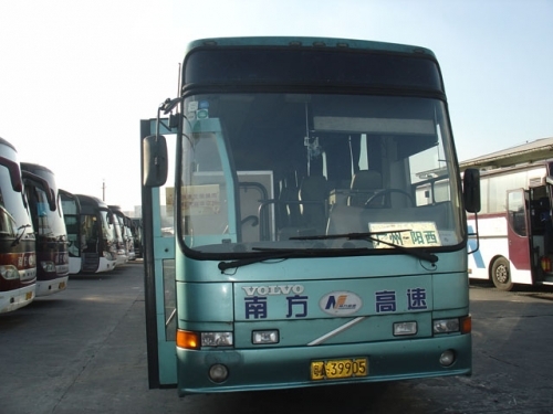 低价出售03年11月的6120H曼车,适合跑客运,旅游,单位用车等