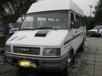 99年底17座后开门依维柯出售