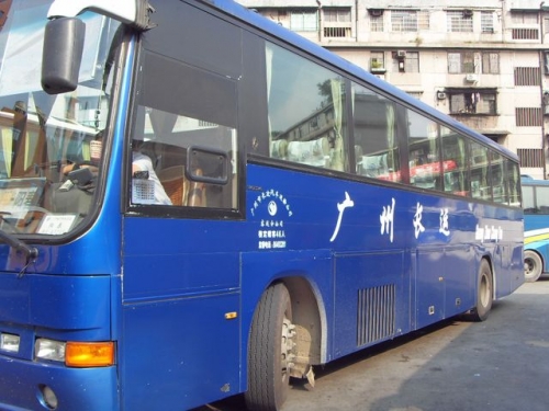 低价出售两台00年1月西沃B10M4台，座位数47座