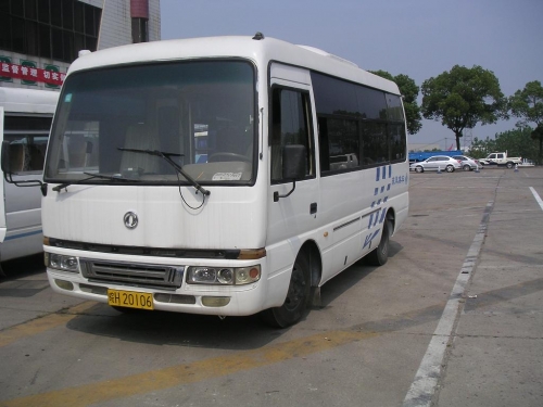 杭州东风04.3月入户.19坐.江淮底盘.顶空调.有暖气