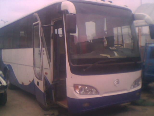 金龙客车6796出售 玉柴4112涡轮增压发动机 电视 VCD 空调 方向助