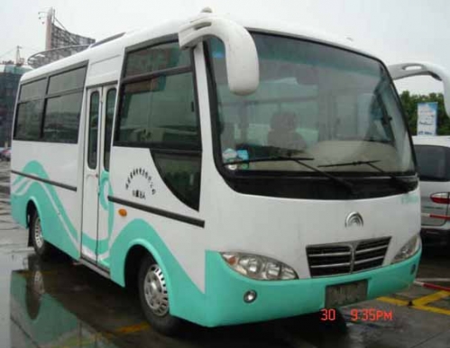 出售宇通19座中巴