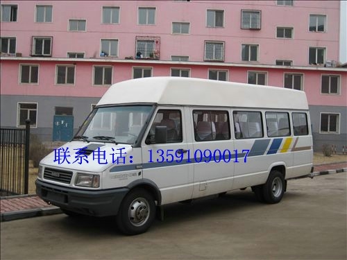 2000年24座非营运依维柯