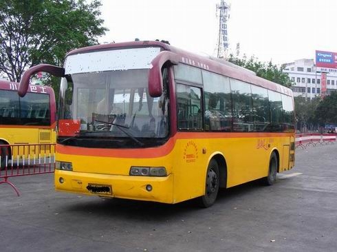 2002年5月份上牌，有下线公交十九台，车内有38座椅