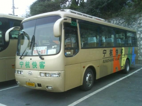 2004年现代6900 30座位