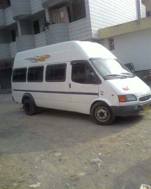 低价转让福特全顺17座客车