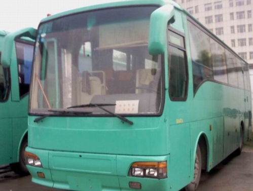 出售01年广州珠江GZ6100客车 两台 47座