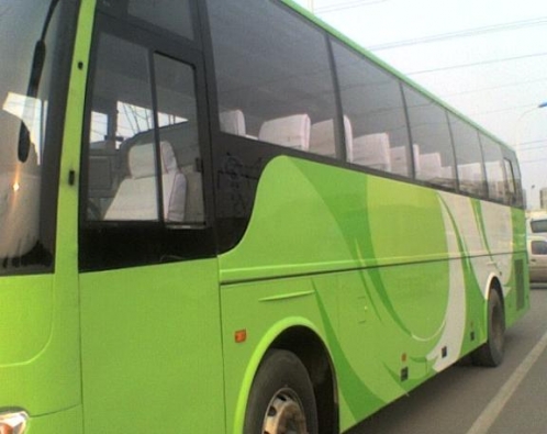 出售金龙客车6110    03年04月上牌 定员47人 后置维柴增压:中冷