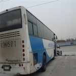 02年厦门金旅 51座非营运，玉柴6缸发动机，独立空调，方向助力。