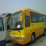 03年50座金龙客车。