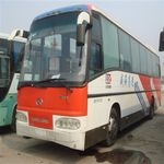 单位上的02年４９座非营运金龙客车