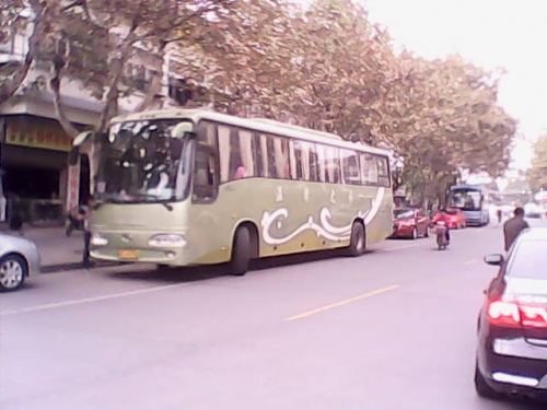 出售金龙客车6115，09年7月，50坐玉柴国三270.