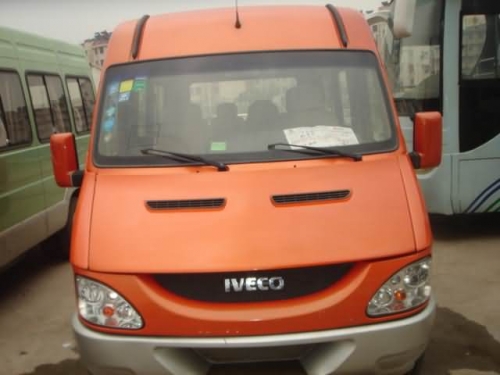 06年4月，11座都灵V，机关用车