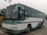 出售01年8月原装底盘金龙曼37座大客