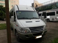 09年依维柯17座高配封闭车窗型国3柴油车