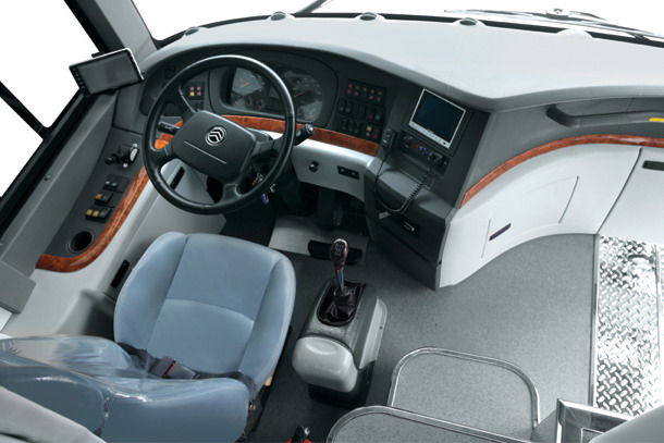 金旅XML6125“天骄”指挥车（柴油5-9座）