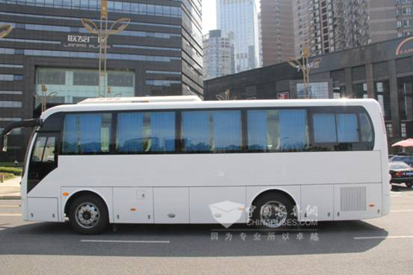 百路佳JXK6901CS53N客车(天然气国五24-41座)