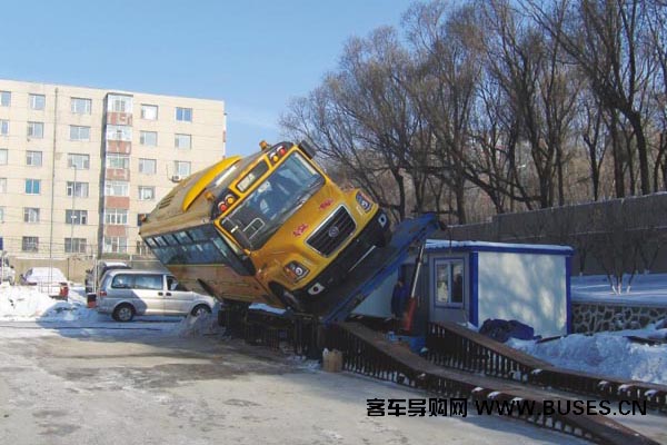 黄海DD6100C02FXN中小学生专用校车(天然气国五24-51座)