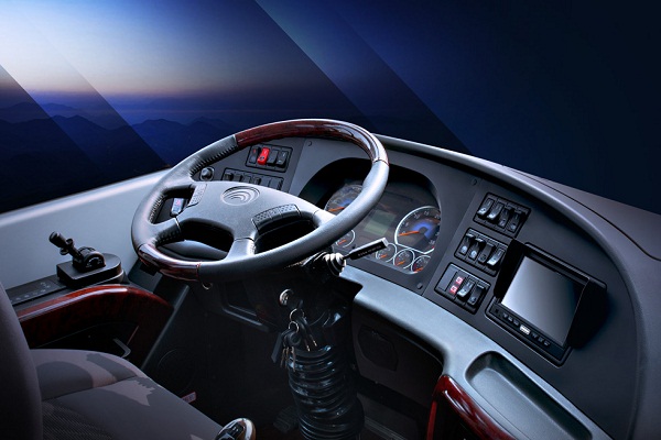 宇通ZK6858HN2E客车(天然气国五24-35座)