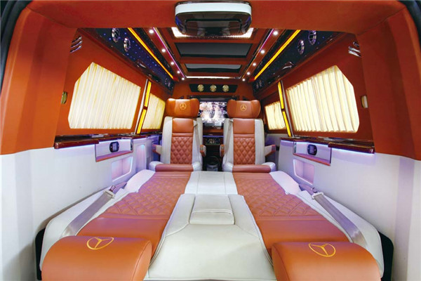 宇通ZK5031XLJ2房车(汽油国四4-6座)