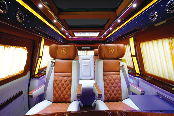 宇通ZK5031XLJ2房车(汽油国四4-6座)