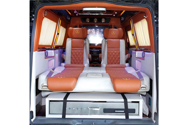 宇通ZK5031XLJ2房车(汽油国四4-6座)