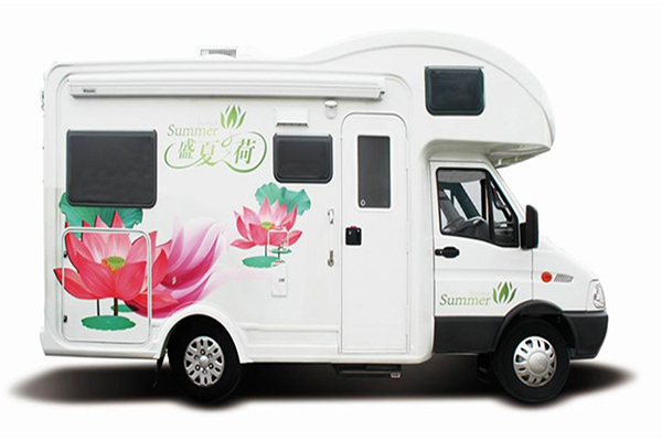 凯伦宾威ZK5045XLJ2房车(柴油国五2-6座)